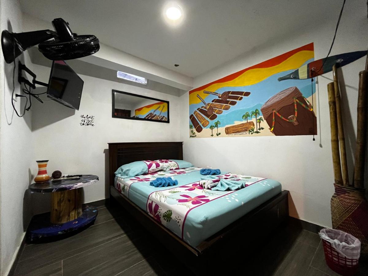 Playa Ladrilleros Acuarios Hostal מראה חיצוני תמונה