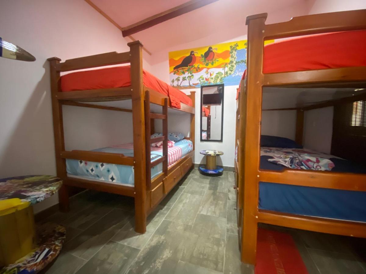 Playa Ladrilleros Acuarios Hostal מראה חיצוני תמונה
