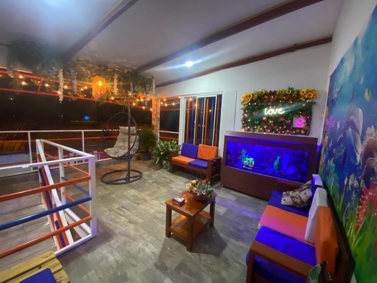Playa Ladrilleros Acuarios Hostal מראה חיצוני תמונה