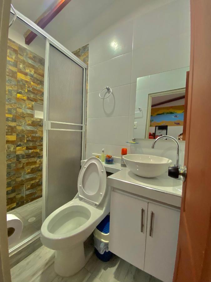 Playa Ladrilleros Acuarios Hostal מראה חיצוני תמונה