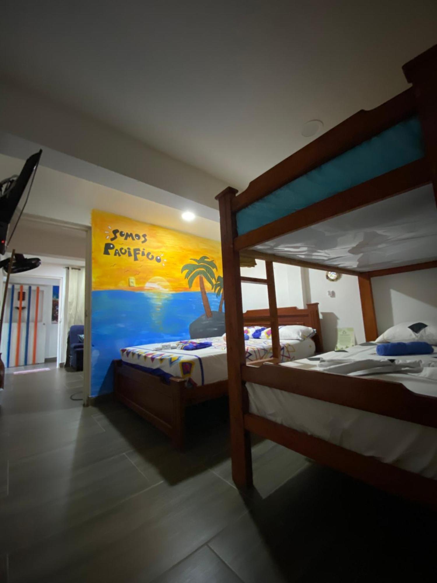 Playa Ladrilleros Acuarios Hostal מראה חיצוני תמונה