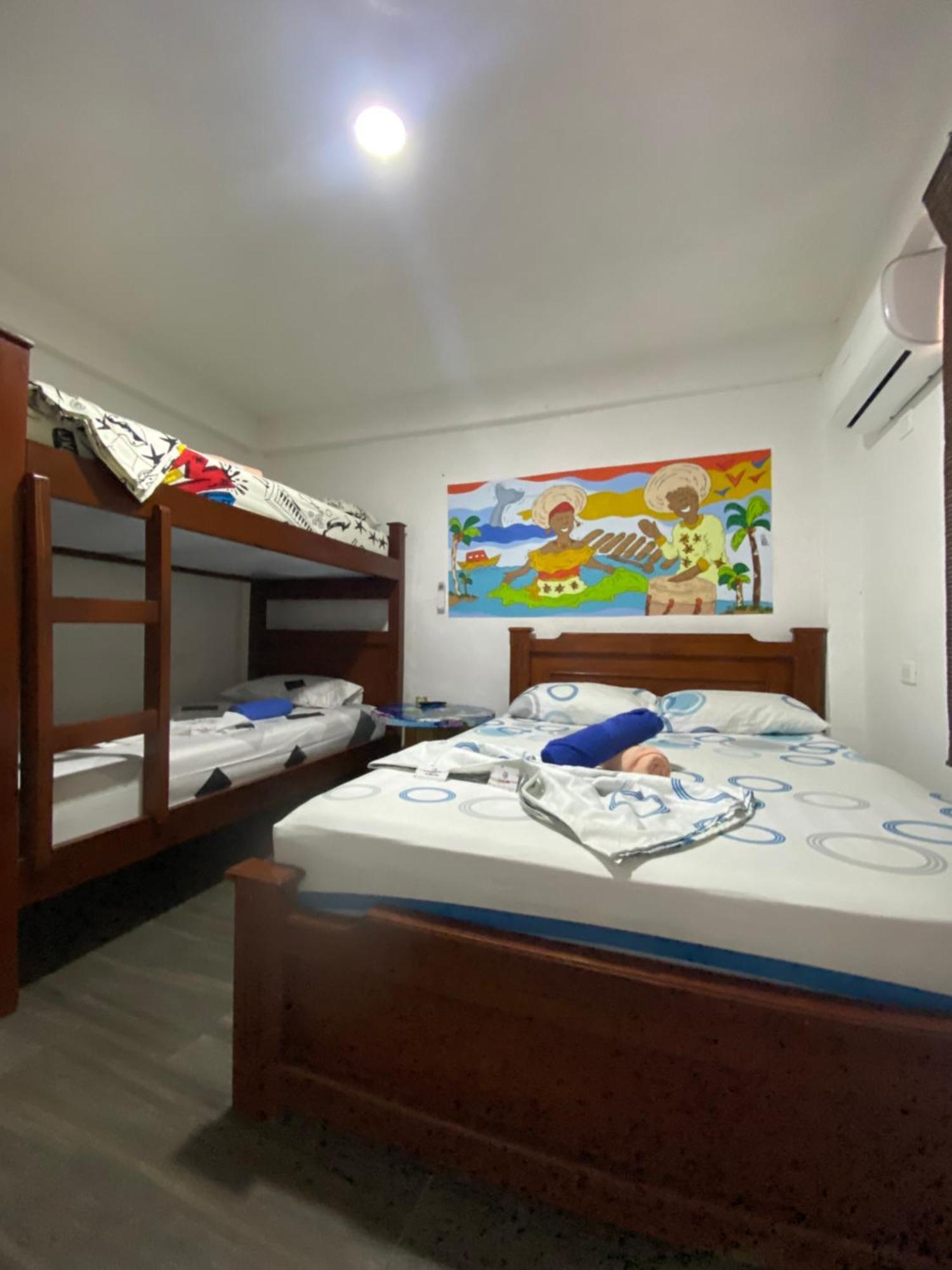 Playa Ladrilleros Acuarios Hostal מראה חיצוני תמונה