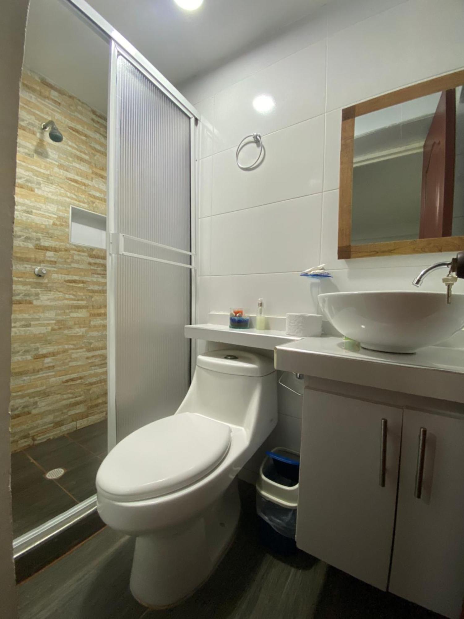 Playa Ladrilleros Acuarios Hostal מראה חיצוני תמונה