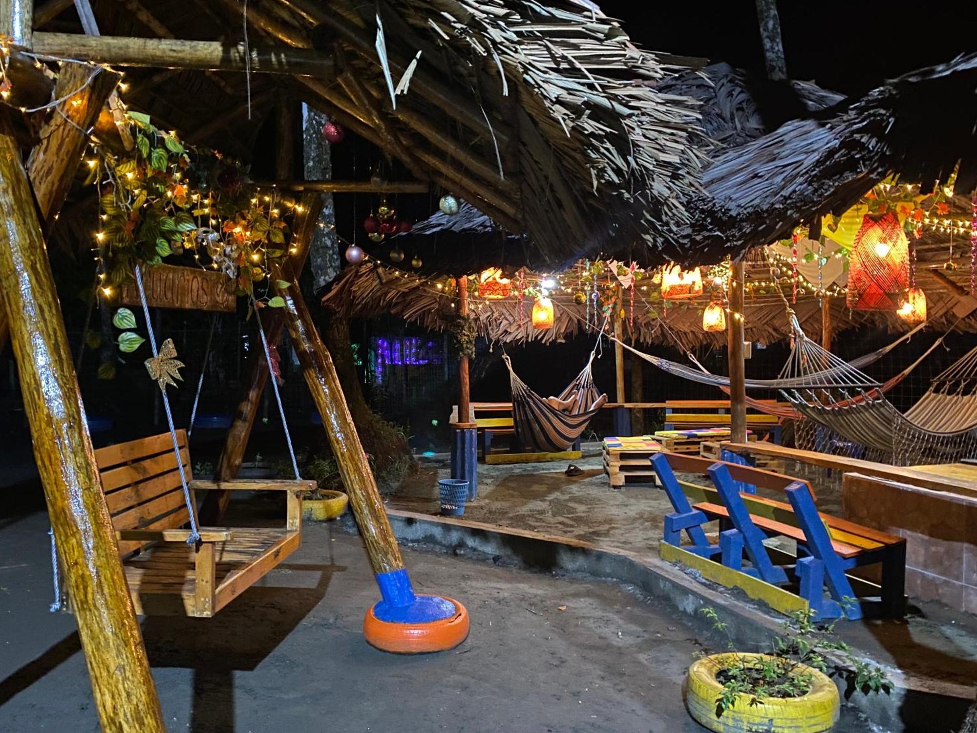 Playa Ladrilleros Acuarios Hostal מראה חיצוני תמונה