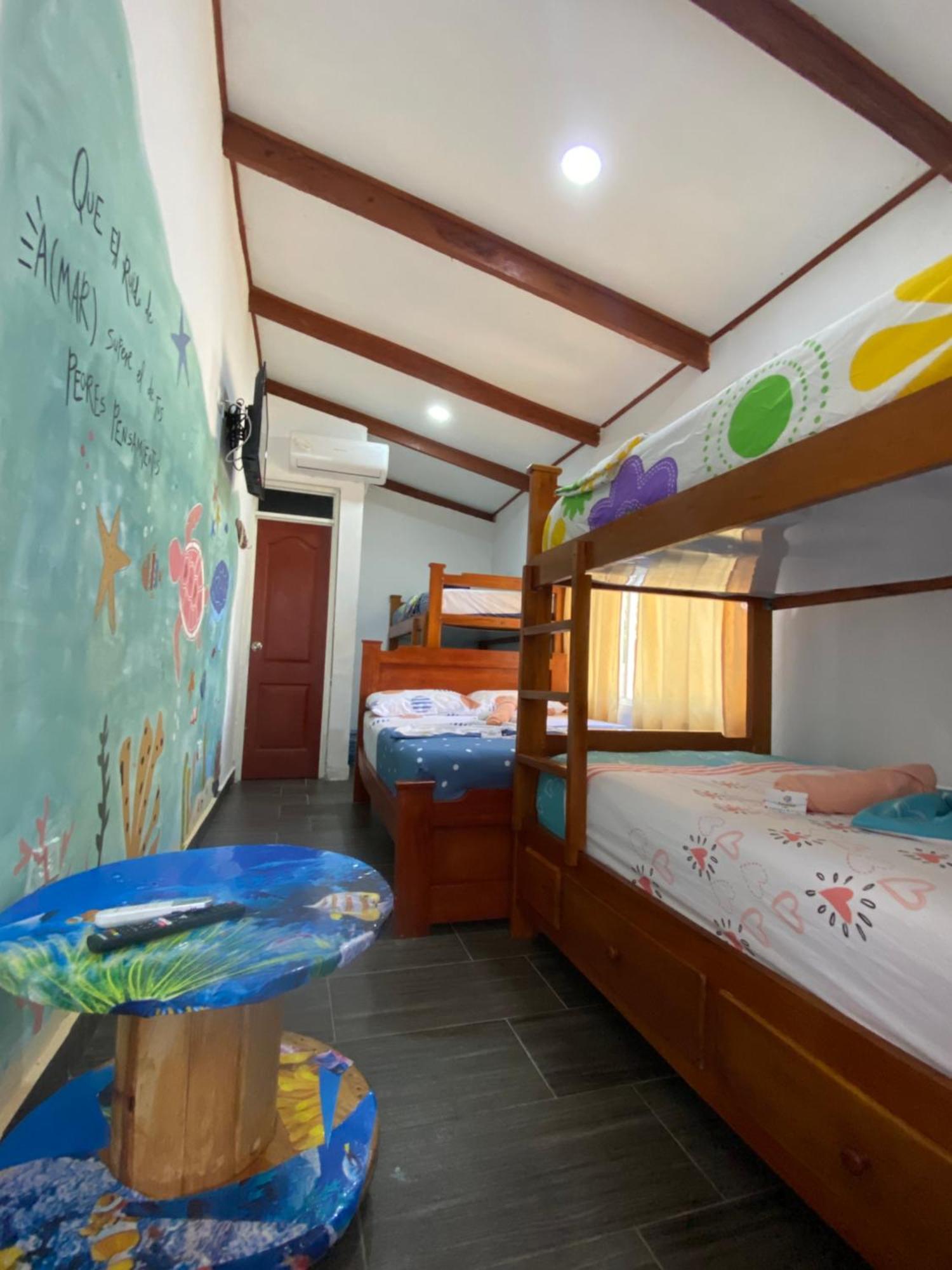 Playa Ladrilleros Acuarios Hostal מראה חיצוני תמונה