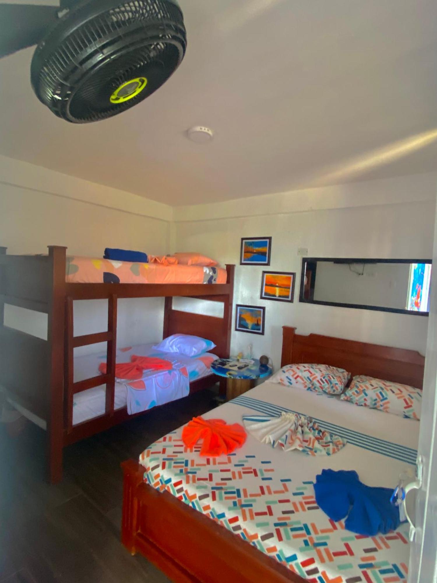 Playa Ladrilleros Acuarios Hostal מראה חיצוני תמונה