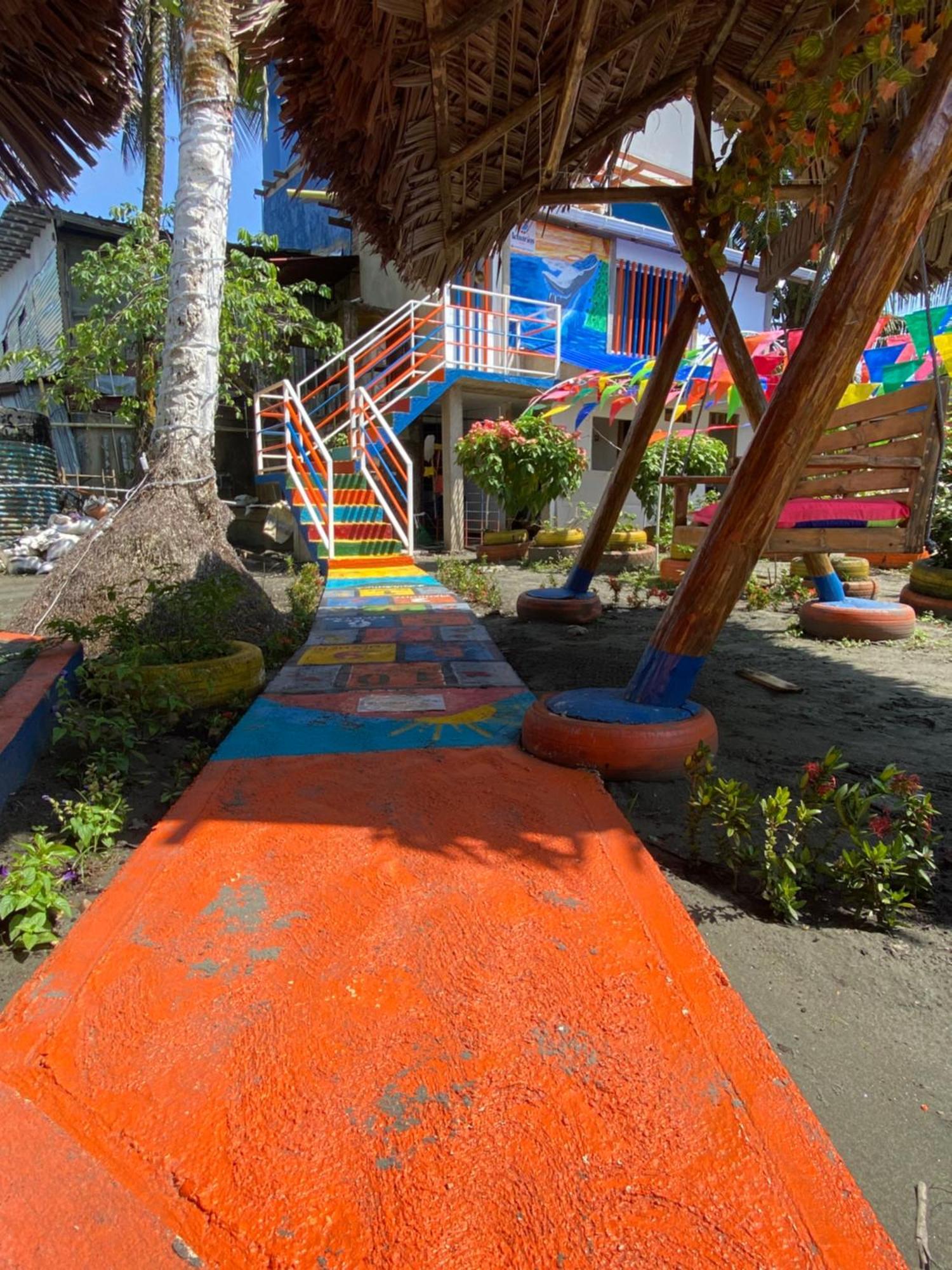 Playa Ladrilleros Acuarios Hostal מראה חיצוני תמונה