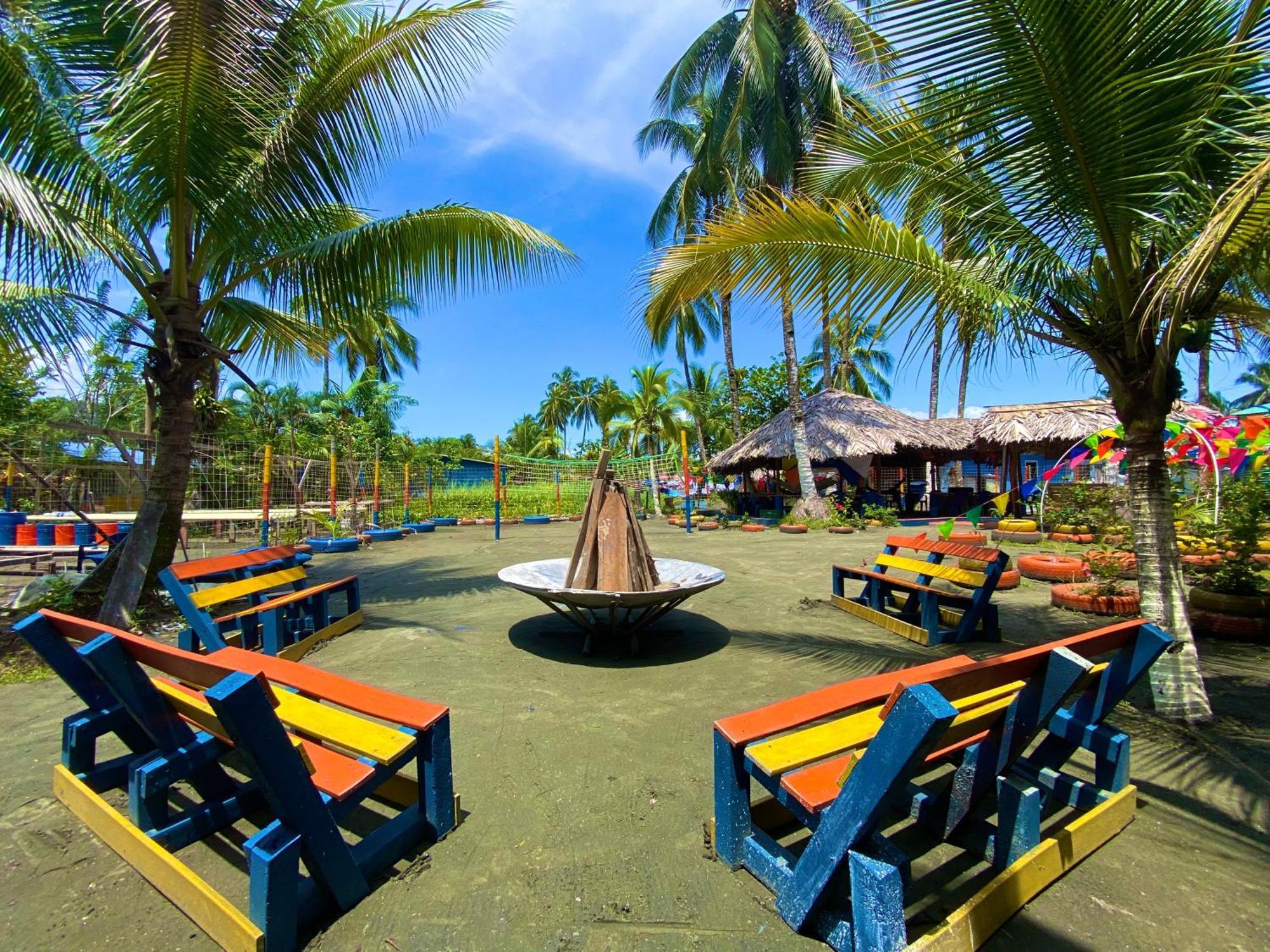 Playa Ladrilleros Acuarios Hostal מראה חיצוני תמונה